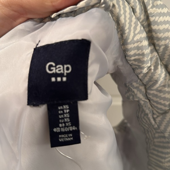 Gap classic print puffer vest - Picture 4 of 5